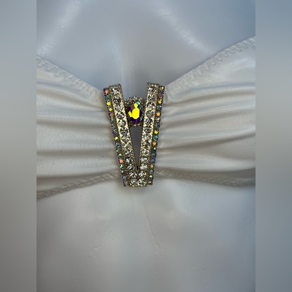 White AB Rhinestone V Jewel Top - Picture 3 of 4